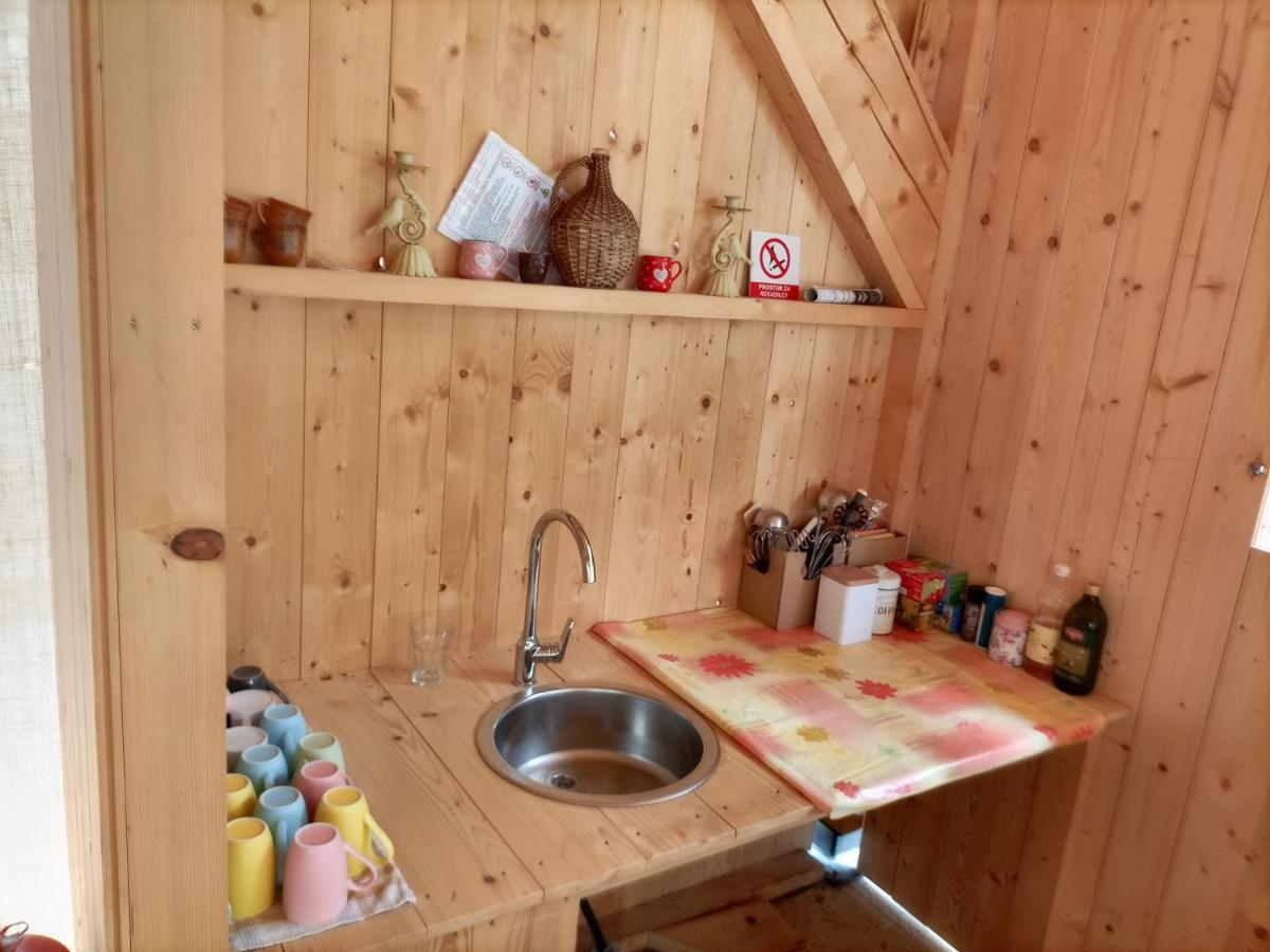 Kamp Beli Gaber Ξενοδοχείο Stari Trg pri Lozu Εξωτερικό φωτογραφία